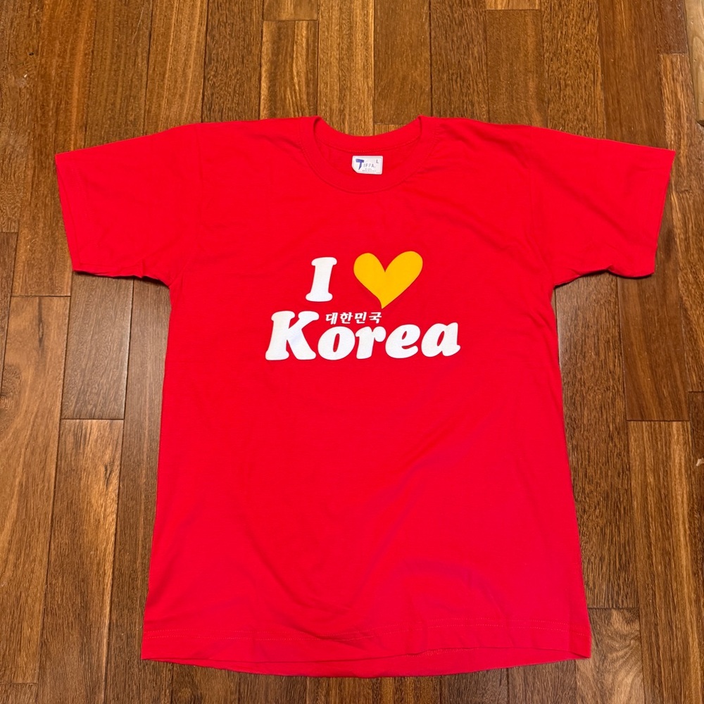 Red Adult T-Shirt with I love Korea Heart Design Size Large
